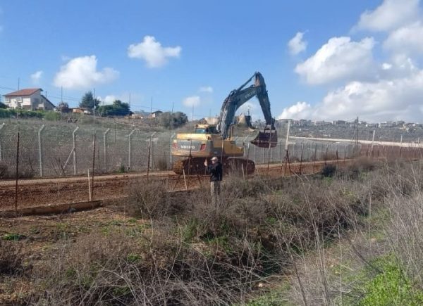 Israeli bulldozer Lebanon Blue Line.